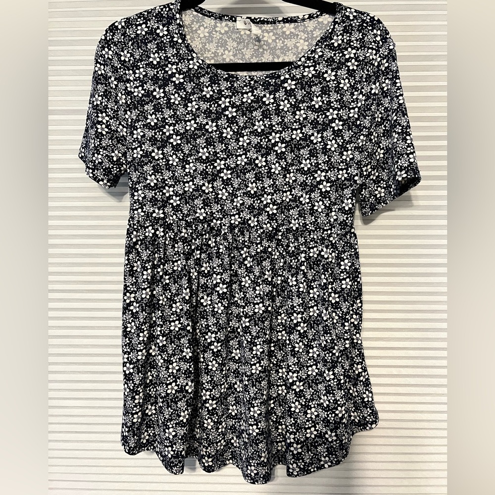 BOMBOM Size Small Floral Top